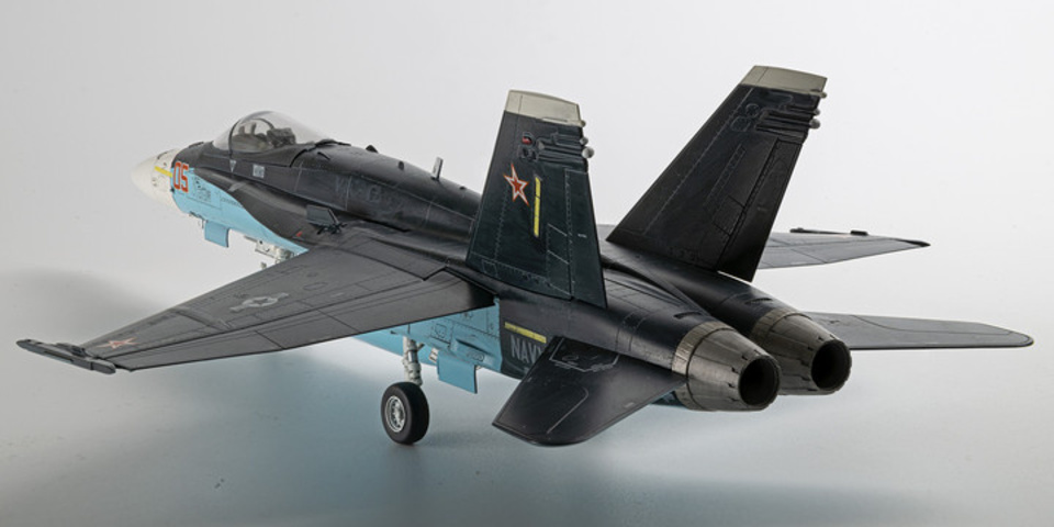 TINAMI - ［モデル］アカデミー 1/72 F/A-18Cホーネット 半架空アグレッサー塗装